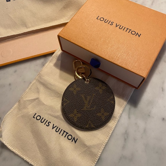 Louis Vuitton Petit Sac Plat bag and charm - Picture 7 of 7